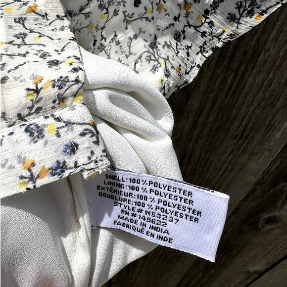 Walter Baker | Dainty Floral Print Ruffle Front Chiffon Blouse Top Size Med - Picture 4 of 6